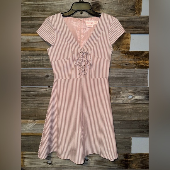 Showpo Stripped Summer Mini Dress
Size: 0 - Picture 1 of 5